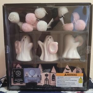 7 Piece Pinkoween LED decor